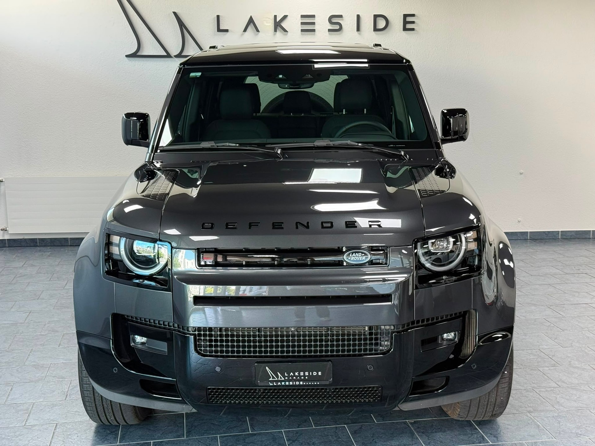 LAND ROVER Defender 110 3.0 D I6 350 X-Dynamic SE AWD AT8-image-1