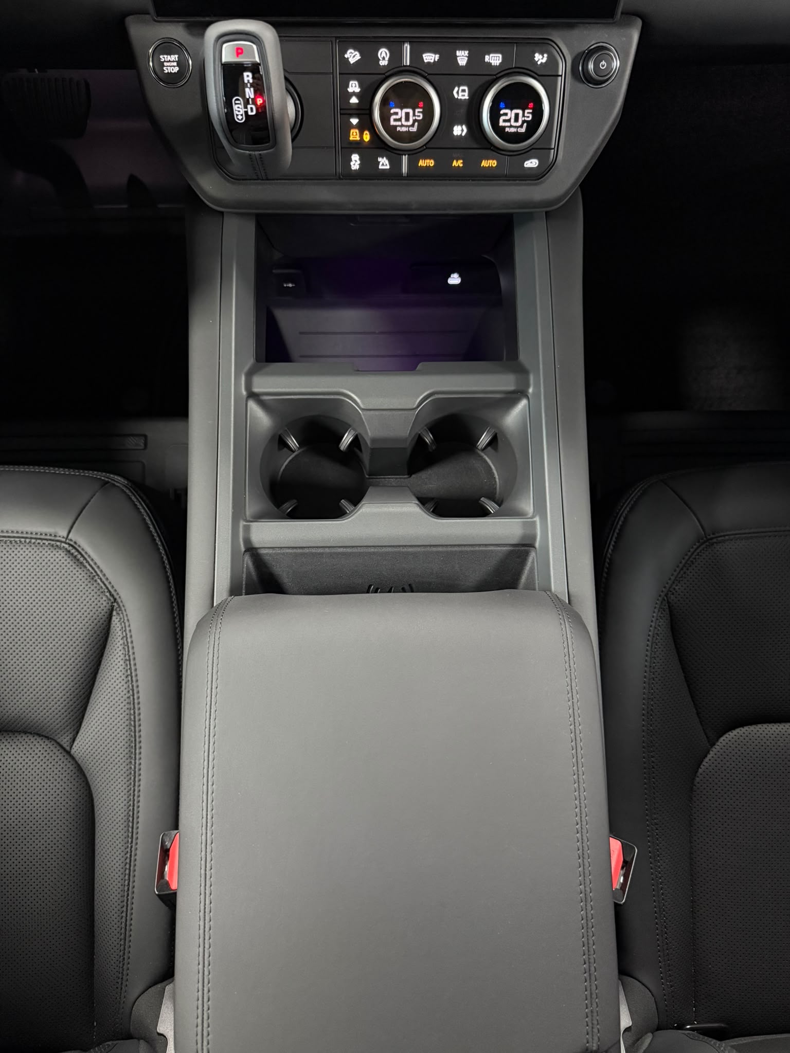 LAND ROVER Defender 110 3.0 D I6 350 X-Dynamic SE AWD AT8-image-22