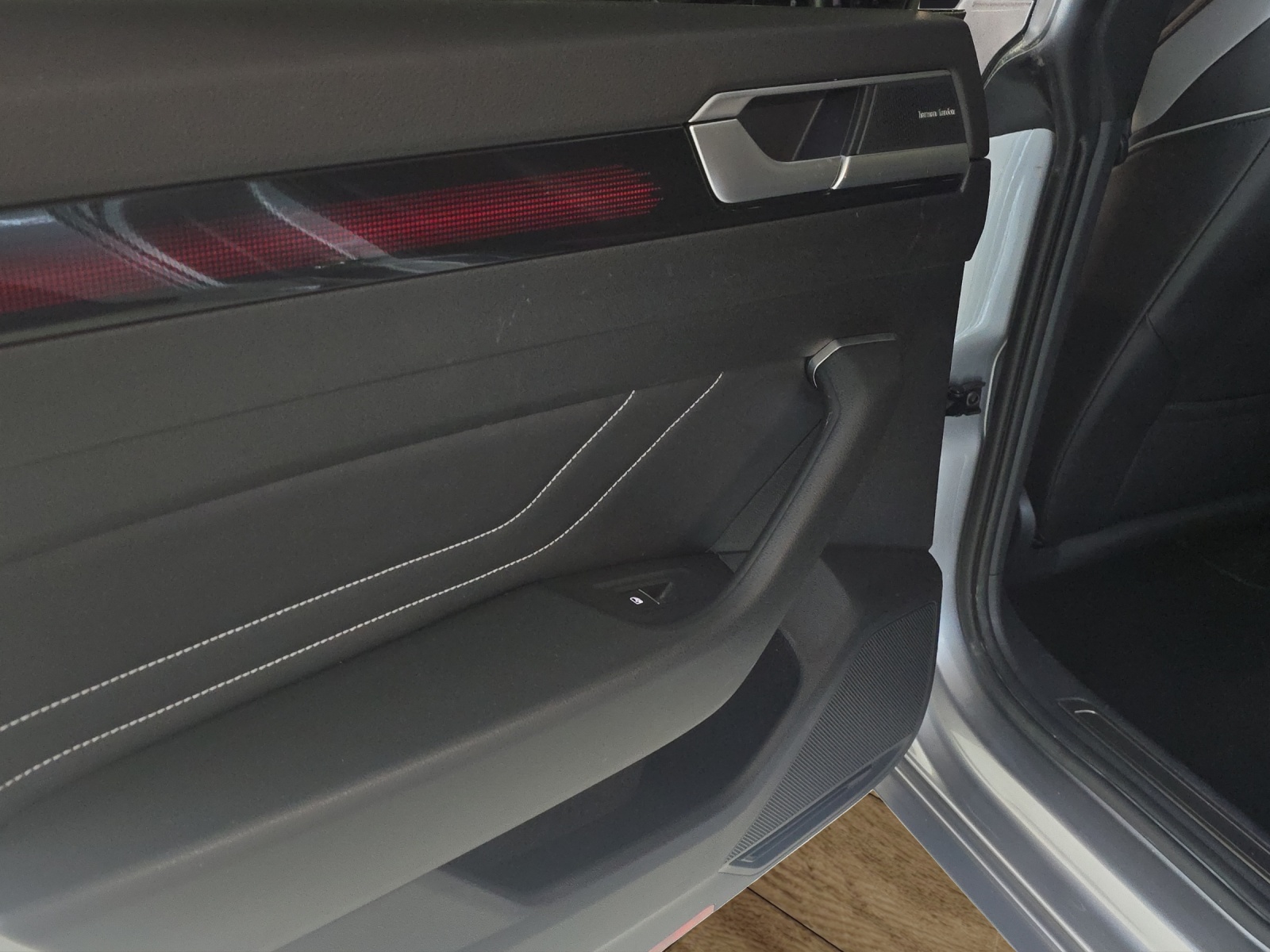 VW Arteon SB 2.0 TSI R-Line 4Motion DSG CH-Fahrzeug-image-21