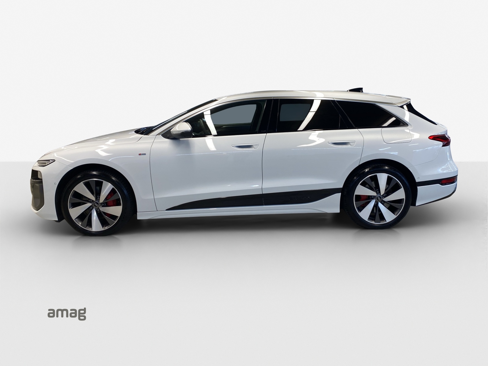 AUDI A6 Avant e-tron quattro-showroom-element-1