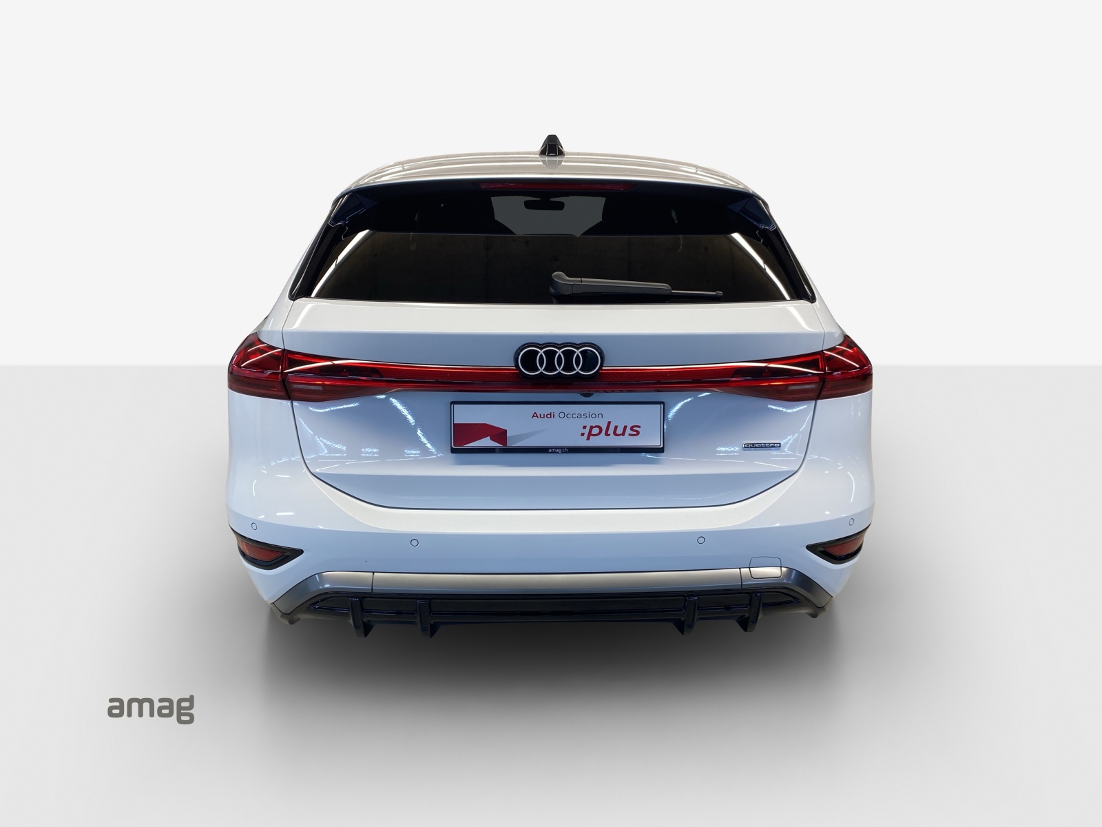 AUDI A6 Avant e-tron quattro-showroom-element-3