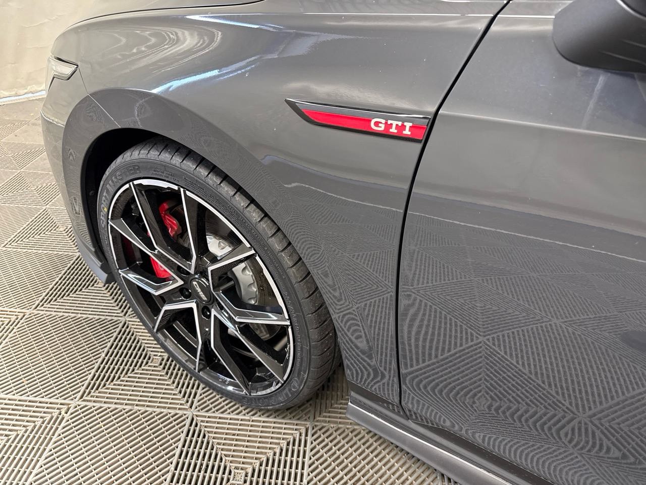 VW Golf 2.0 TSI GTI Clubsport DSG-image-14