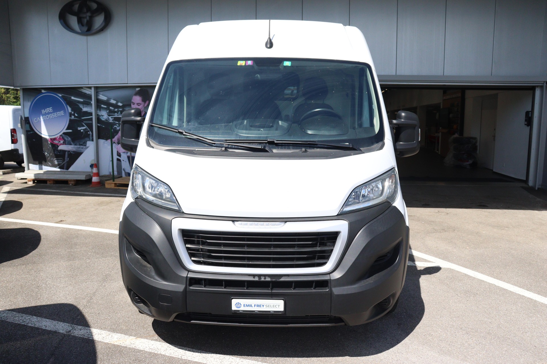 PEUGEOT Boxer Kaw. 335 L2H2 2.2 BlueHDi 140 Premium S/S-showroom-element-1