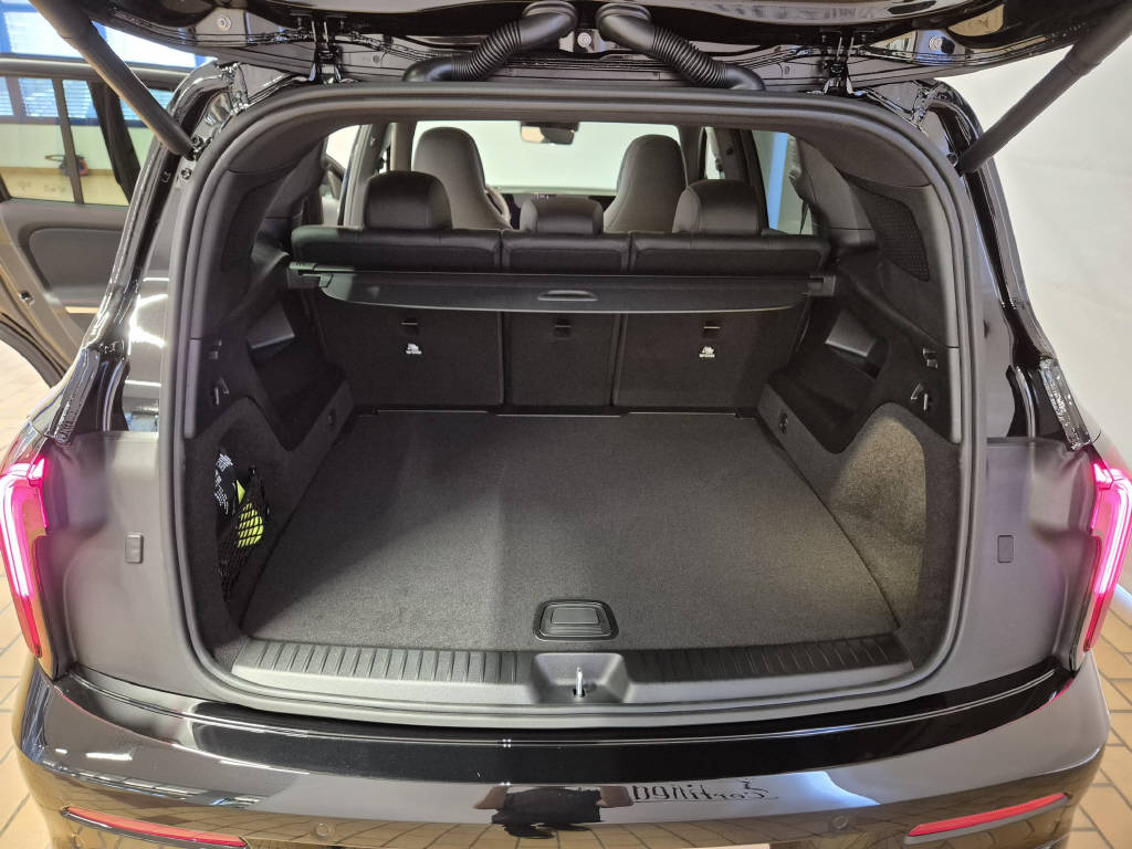 MERCEDES-BENZ GLB 220 4Matic-image-3