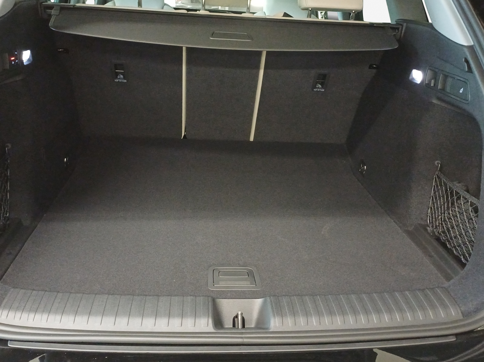 AUDI Q6 e-tron quattro-image-12
