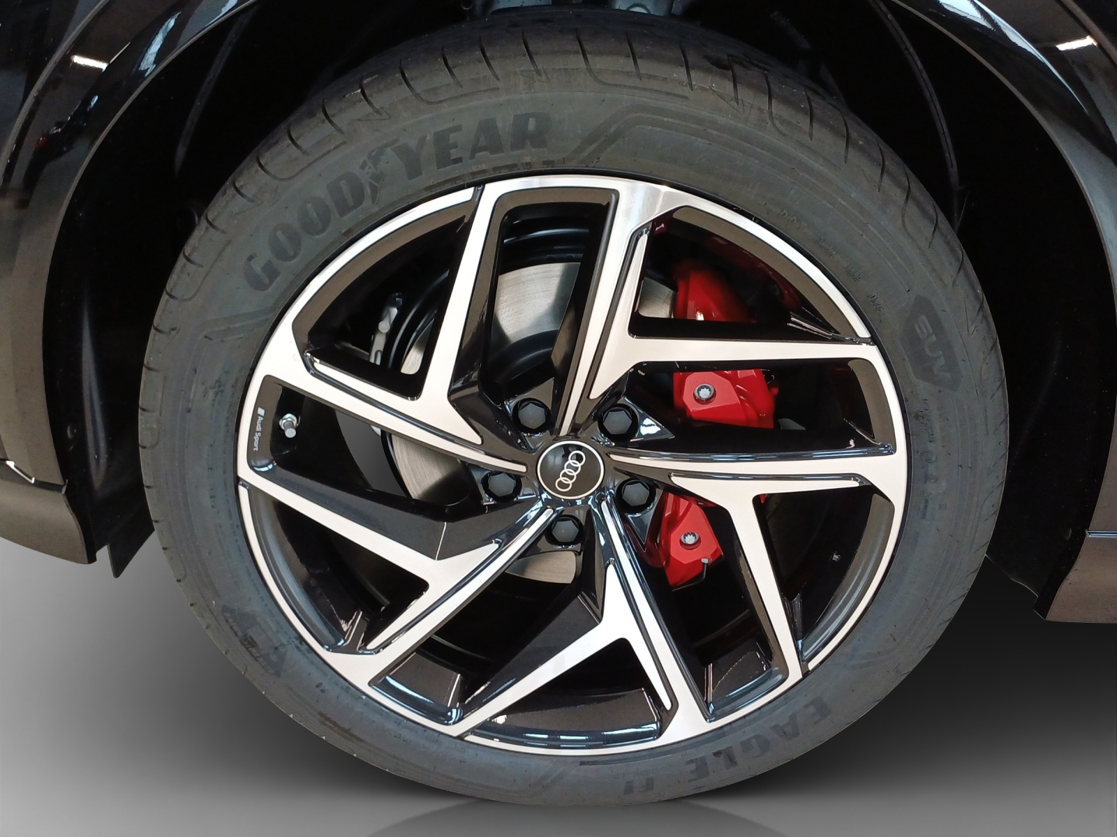 AUDI Q6 e-tron quattro-image-13