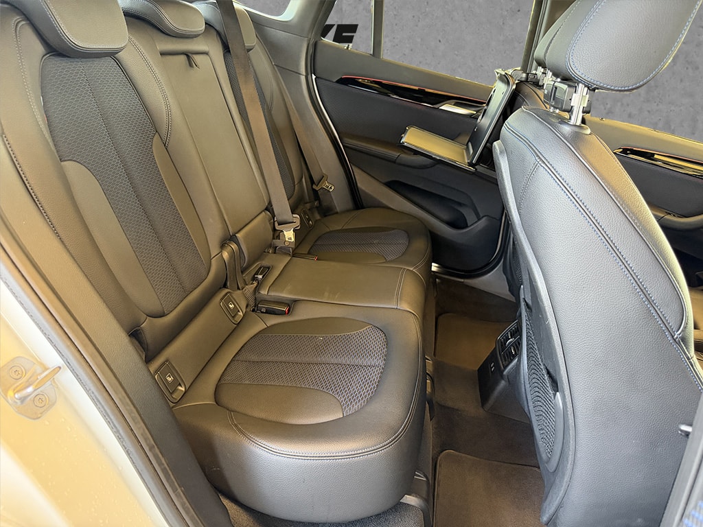BMW X1 20d xDrive SAG-image-12