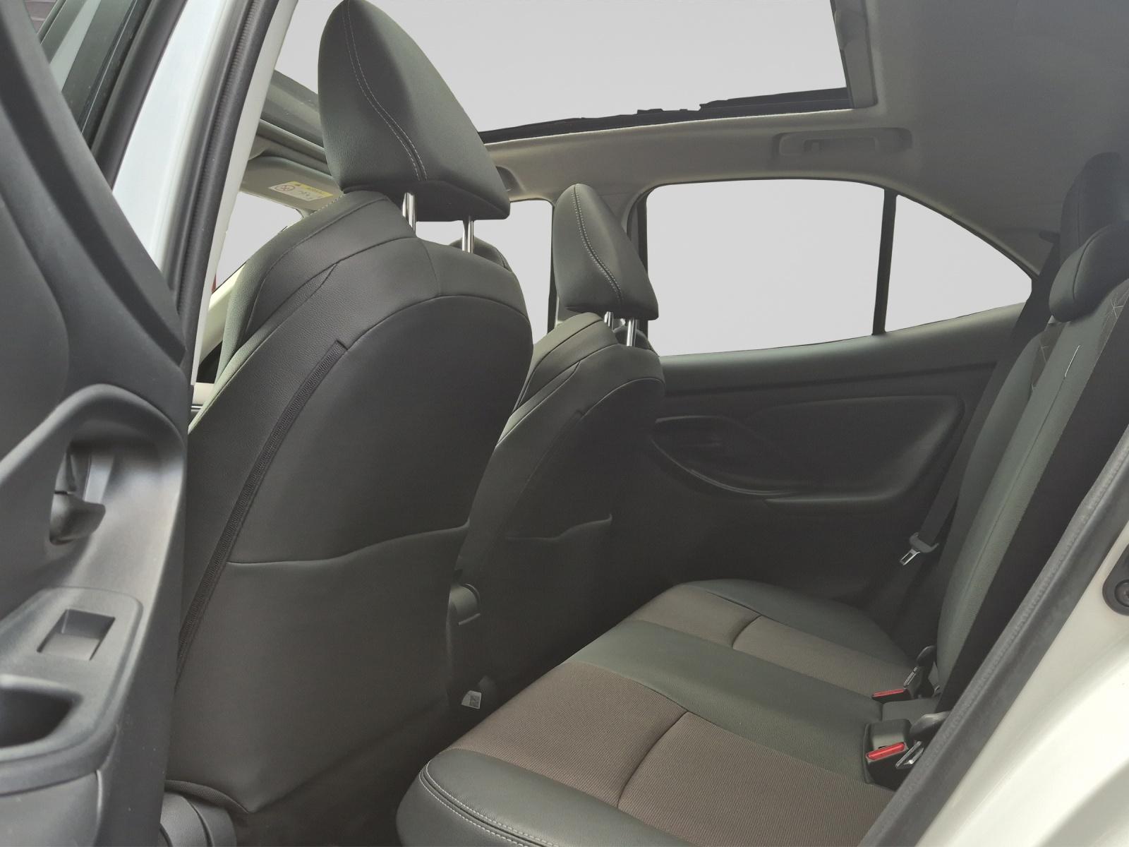 TOYOTA Yaris Cross 1.5 VVT-i HSD Elegant AWD-i-image-9