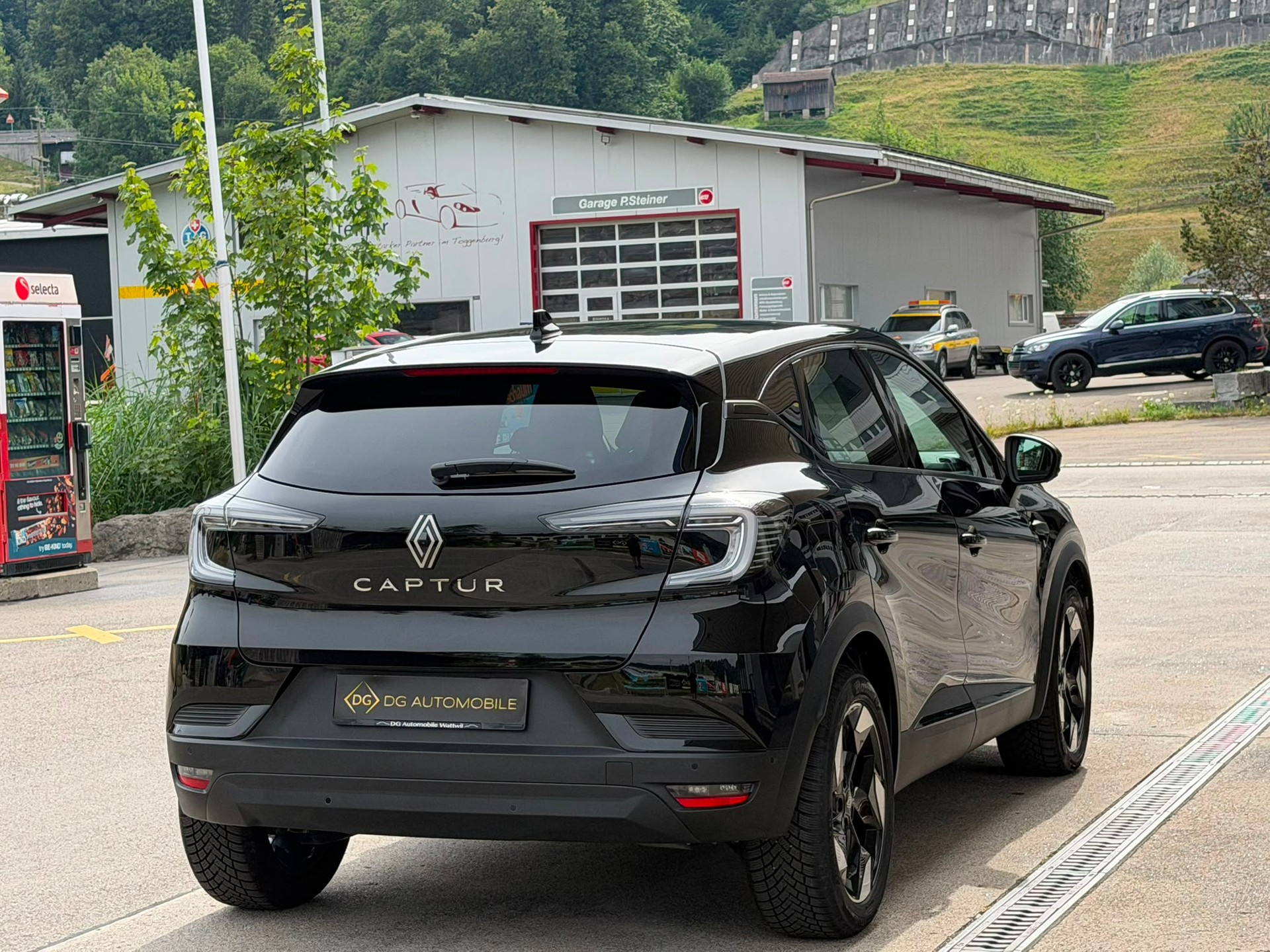 RENAULT Captur 1.3 TCe Techno EDC *Neustes Modell**Neuwertiger Zustand**Top Ausstattung**Renault Werksgarantie*-image-5