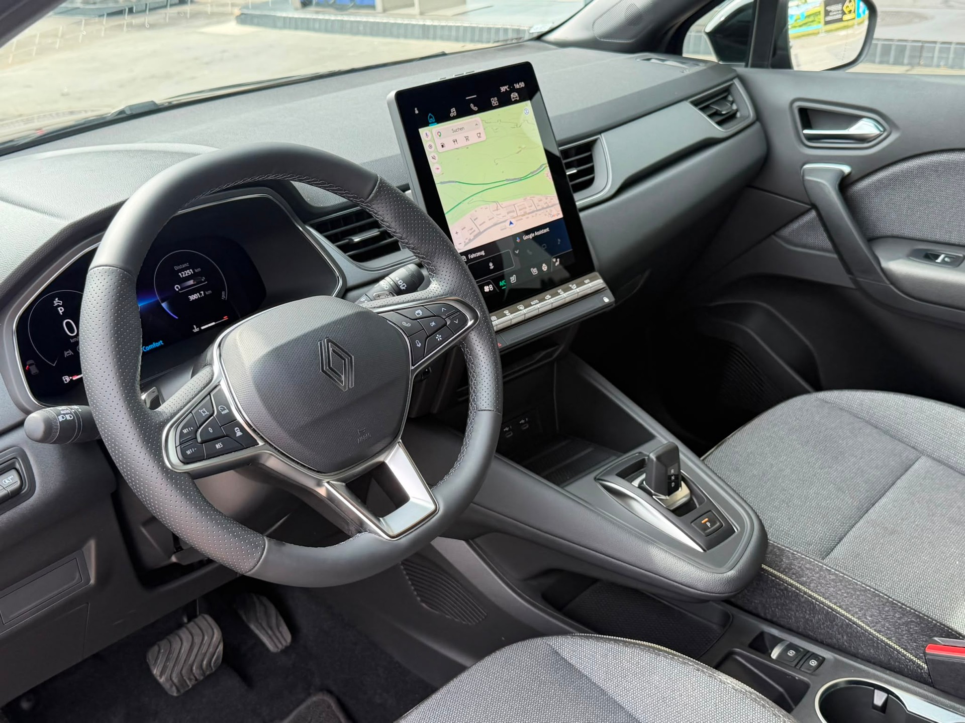 RENAULT Captur 1.3 TCe Techno EDC *Neustes Modell**Neuwertiger Zustand**Top Ausstattung**Renault Werksgarantie*-image-6