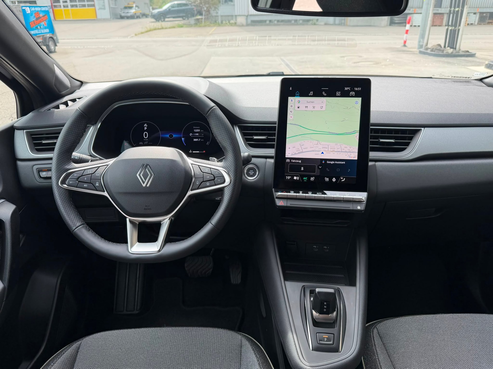 RENAULT Captur 1.3 TCe Techno EDC *Neustes Modell**Neuwertiger Zustand**Top Ausstattung**Renault Werksgarantie*-image-8