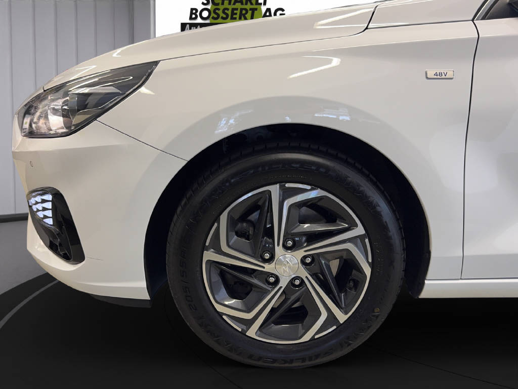 HYUNDAI i30 1.5 T-GDi Amplia-image-13