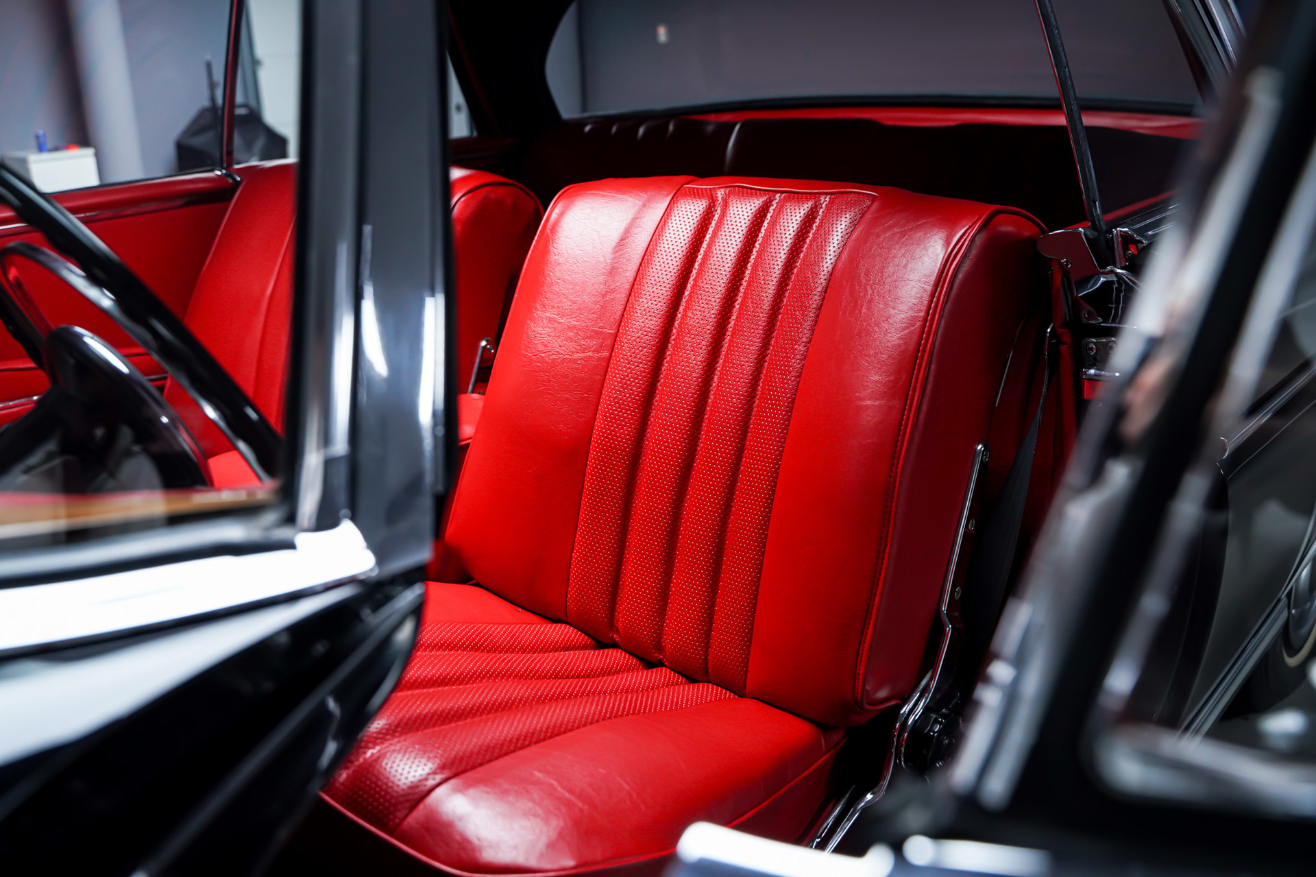 MERCEDES-BENZ 300 SE Coupé-image-11