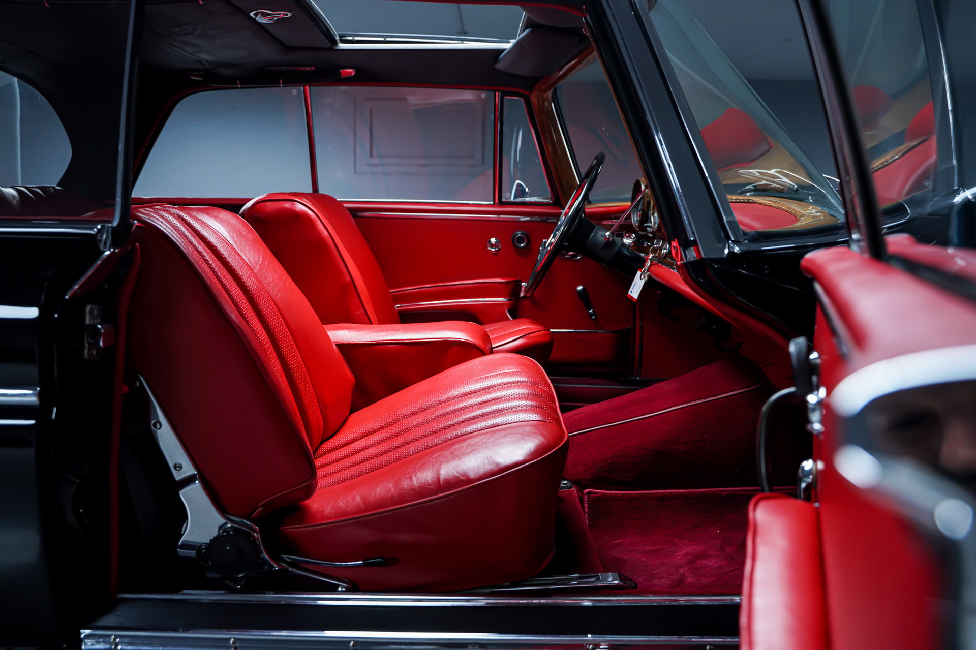 MERCEDES-BENZ 300 SE Coupé-image-13