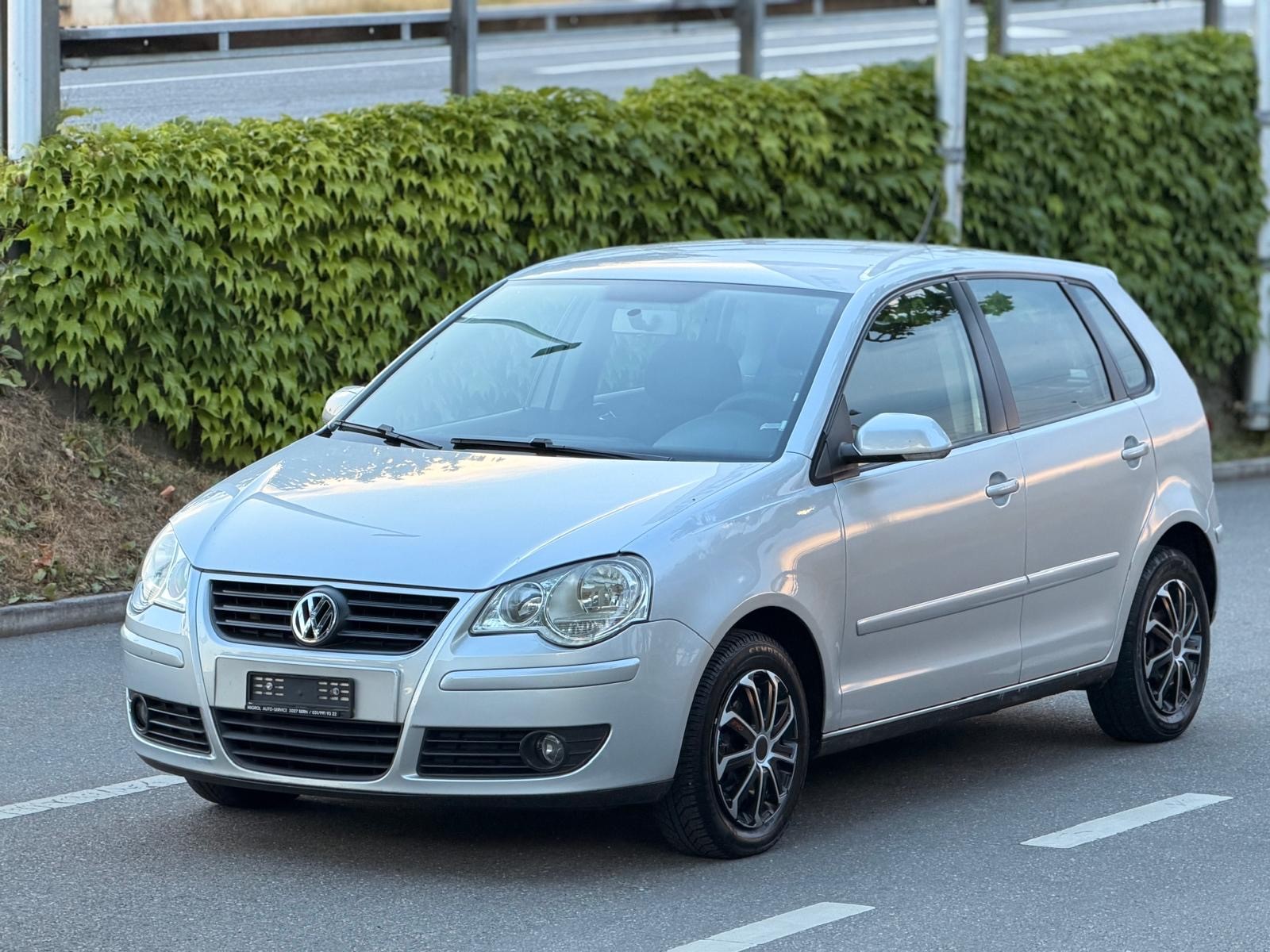 VW Polo 1.4 16V Sportline-image-2