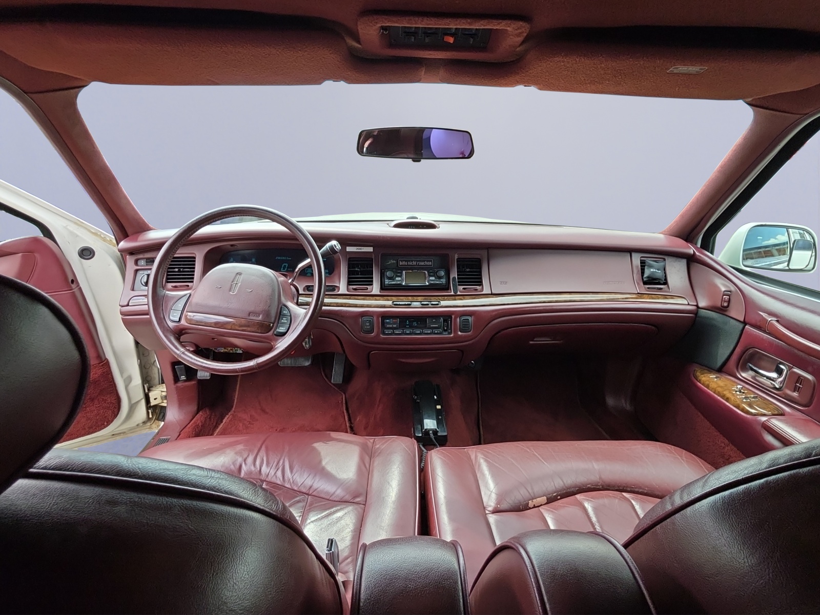 FORD Lincoln Town Car-image-13