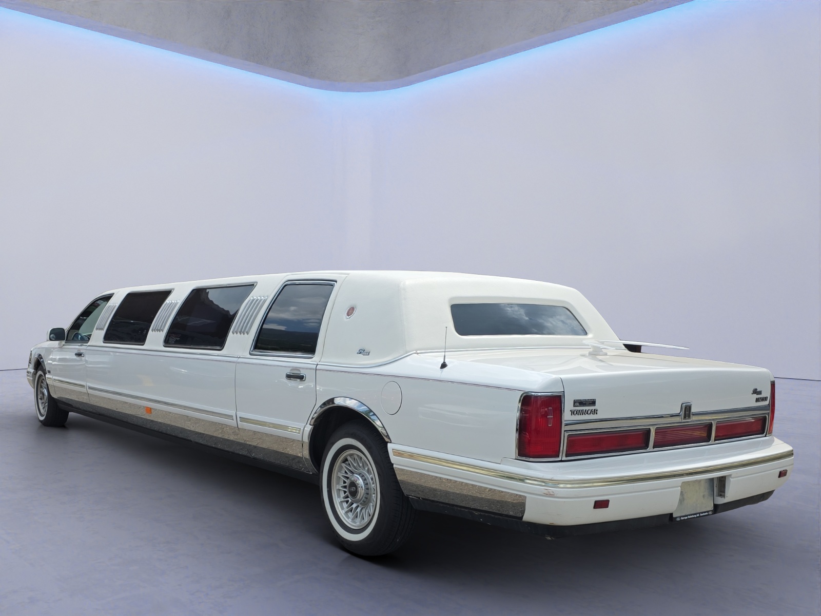 FORD Lincoln Town Car-image-1