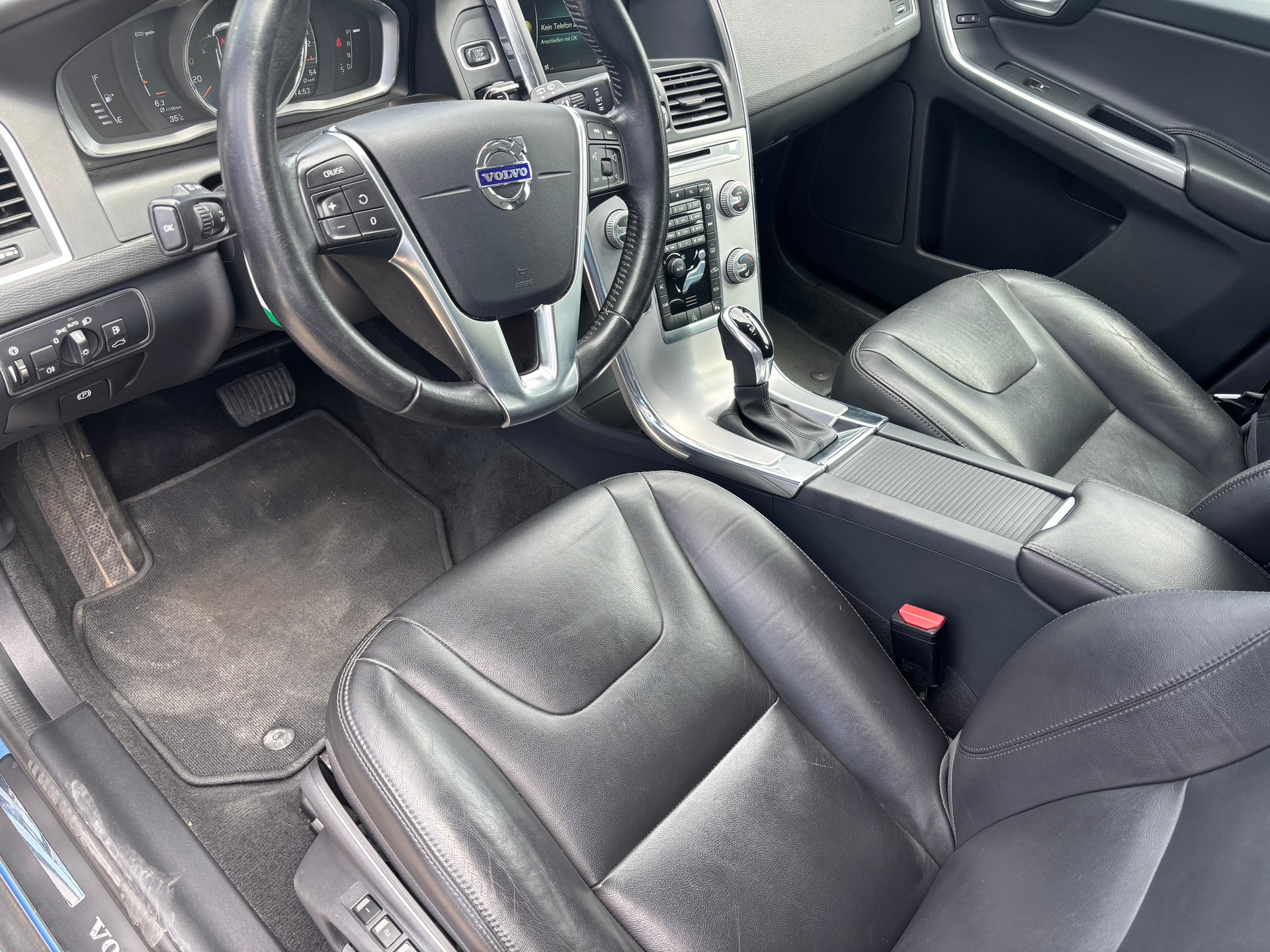 VOLVO XC60 D4 Executive Plus Geartronic-image-8