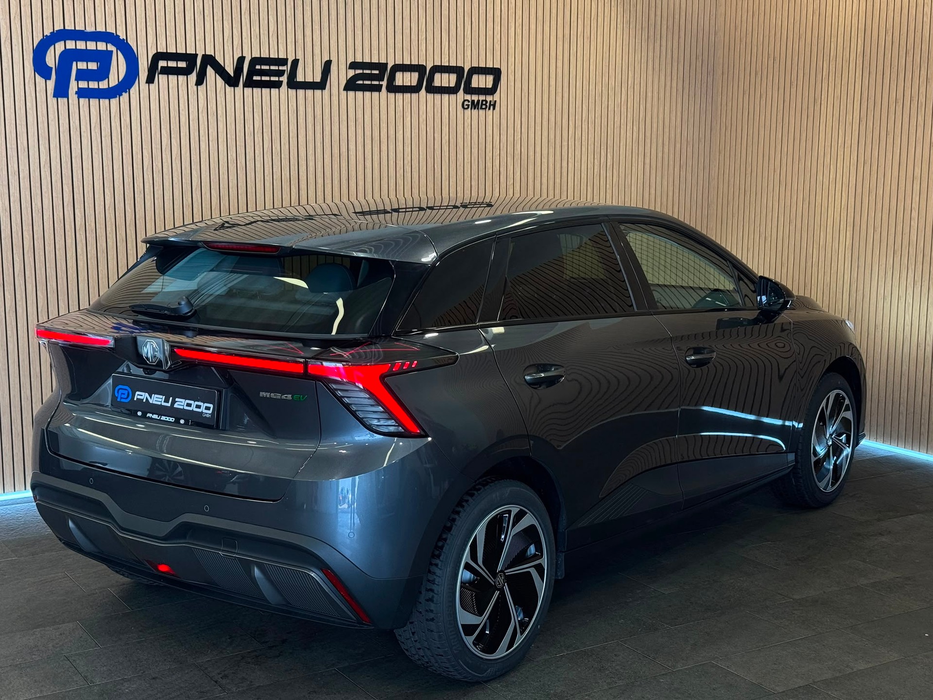 MG 4 EV 64kWh Premium *Facelift* 452KM Reichweite-image-5