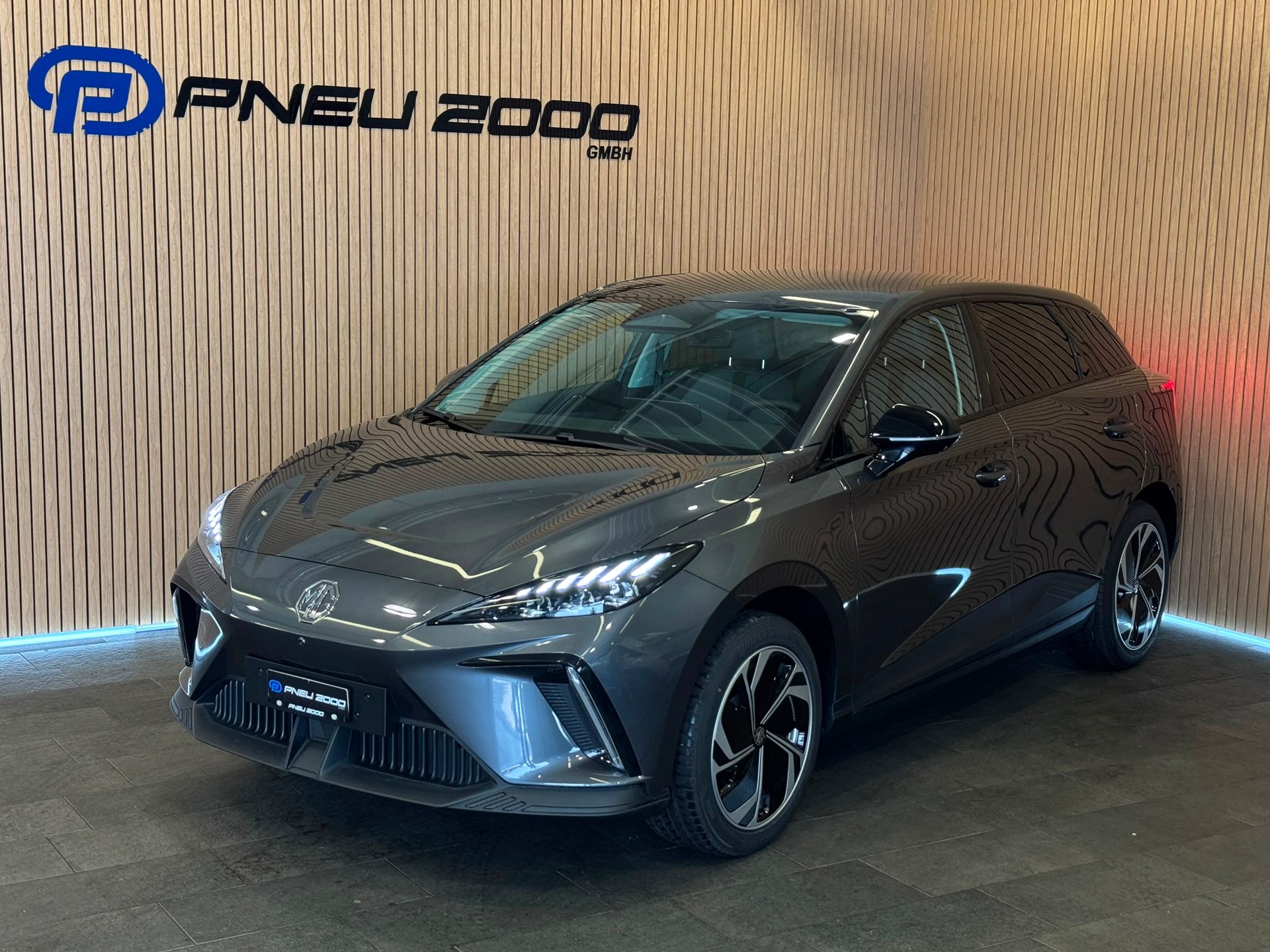 MG 4 EV 64kWh Premium *Facelift* 452KM Reichweite-image-0