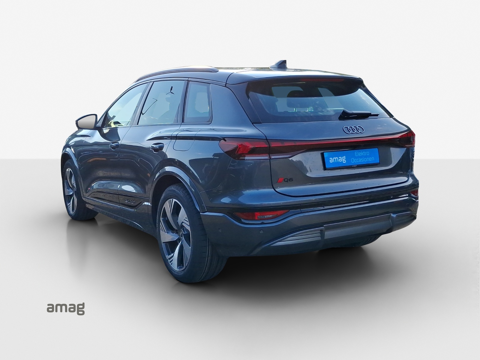 AUDI Q6 e-tron quattro-image-2