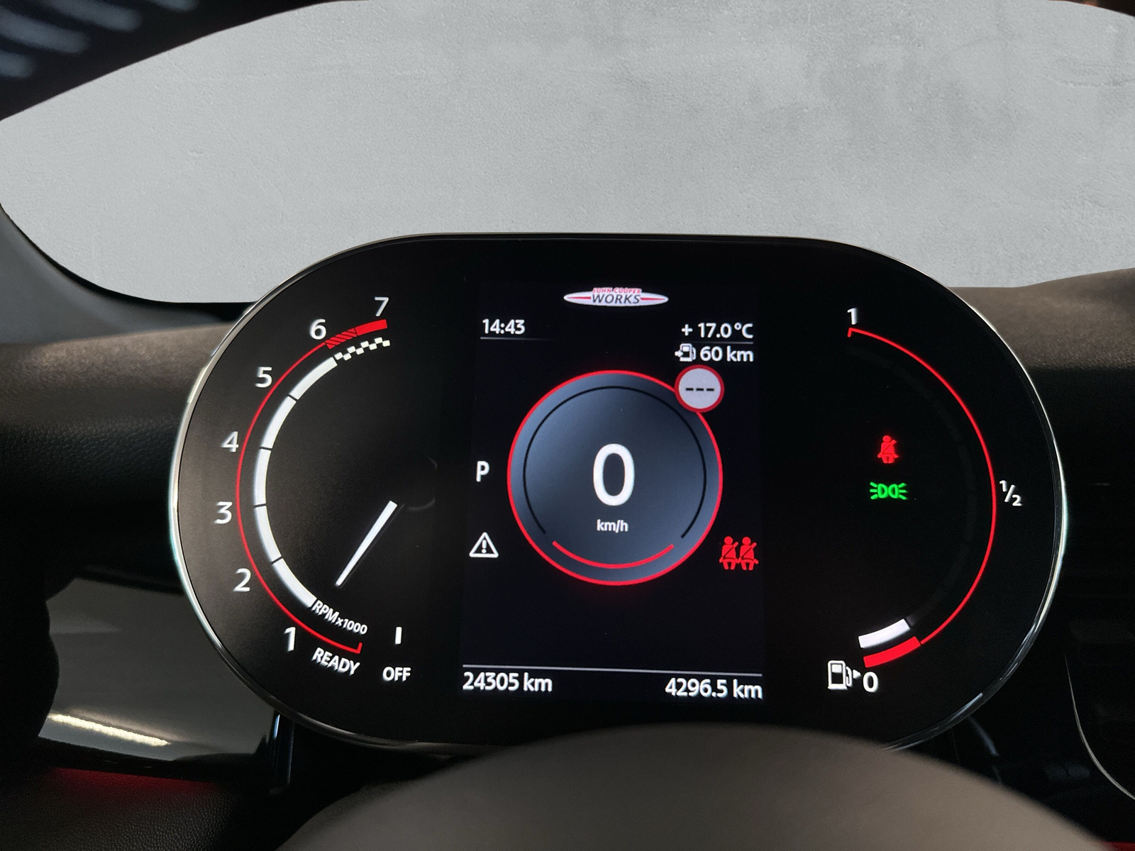 MINI Cabrio John Cooper Works F57 2.0i (CH)-image-18