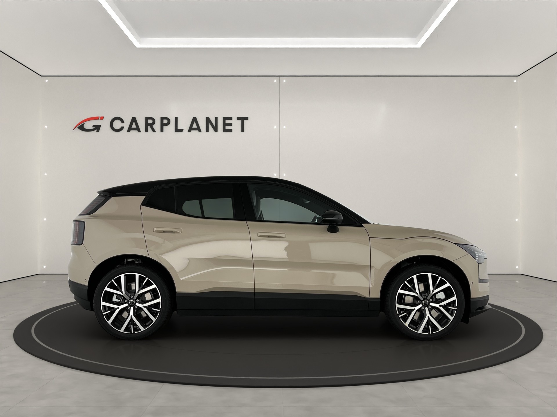 VOLVO EX30 P8 AWD-image-4
