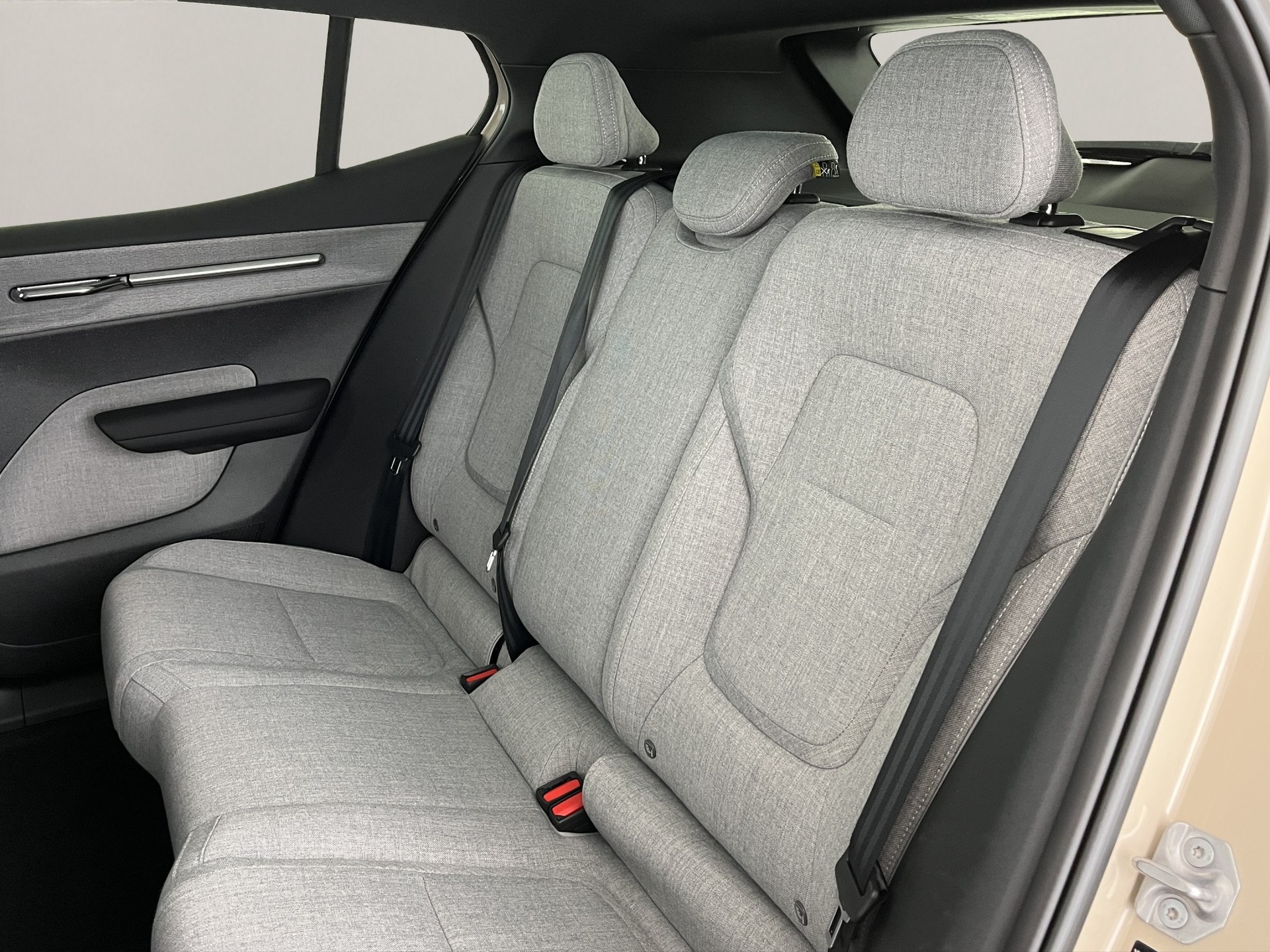 VOLVO EX30 P8 AWD-image-16