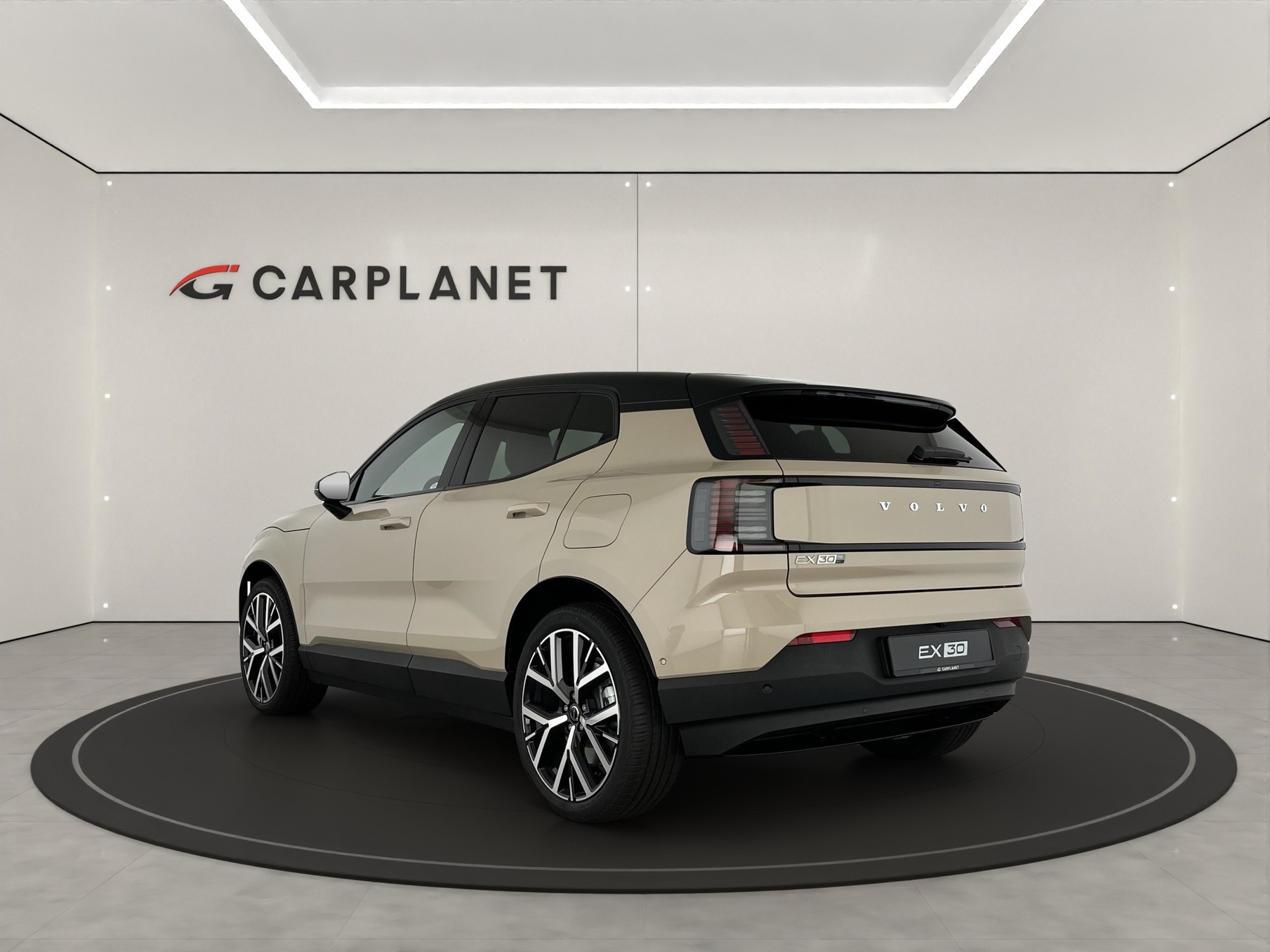 VOLVO EX30 P8 AWD-image-3