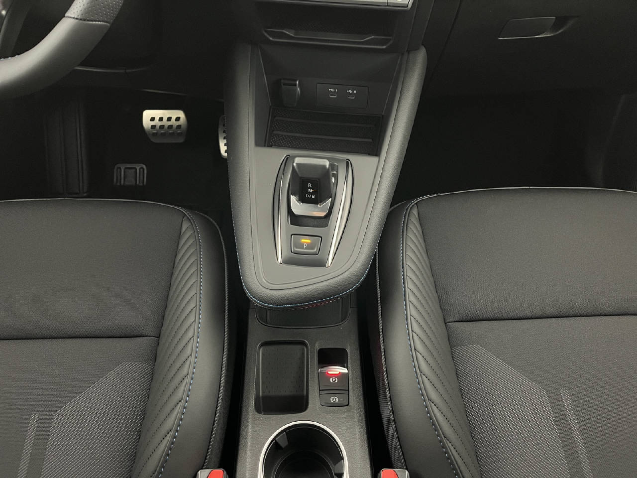 RENAULT Captur 1.8 E-Tech esprit Alpine-image-13