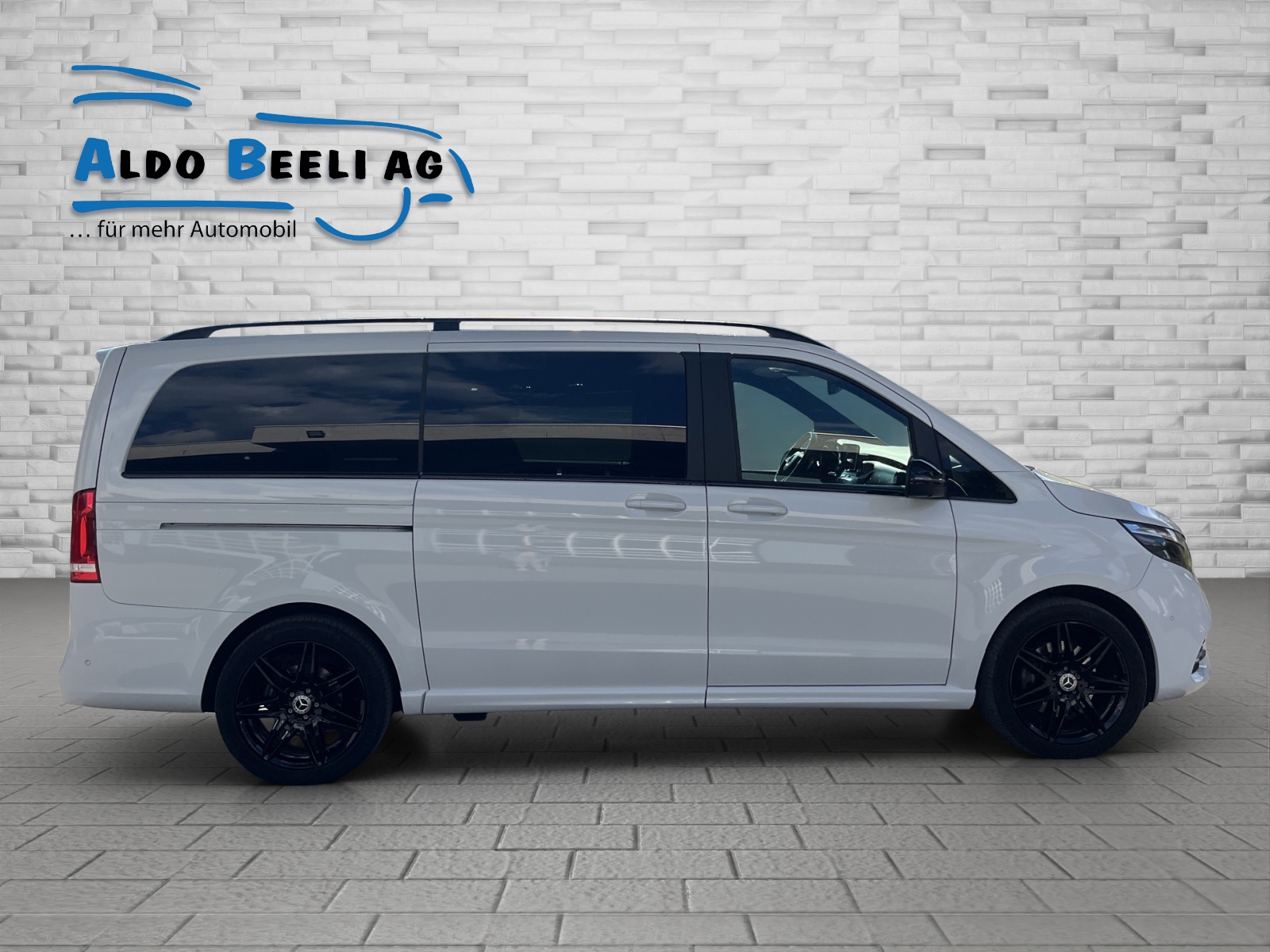 MERCEDES-BENZ V 300 d Swiss Ed. lang Van-image-6