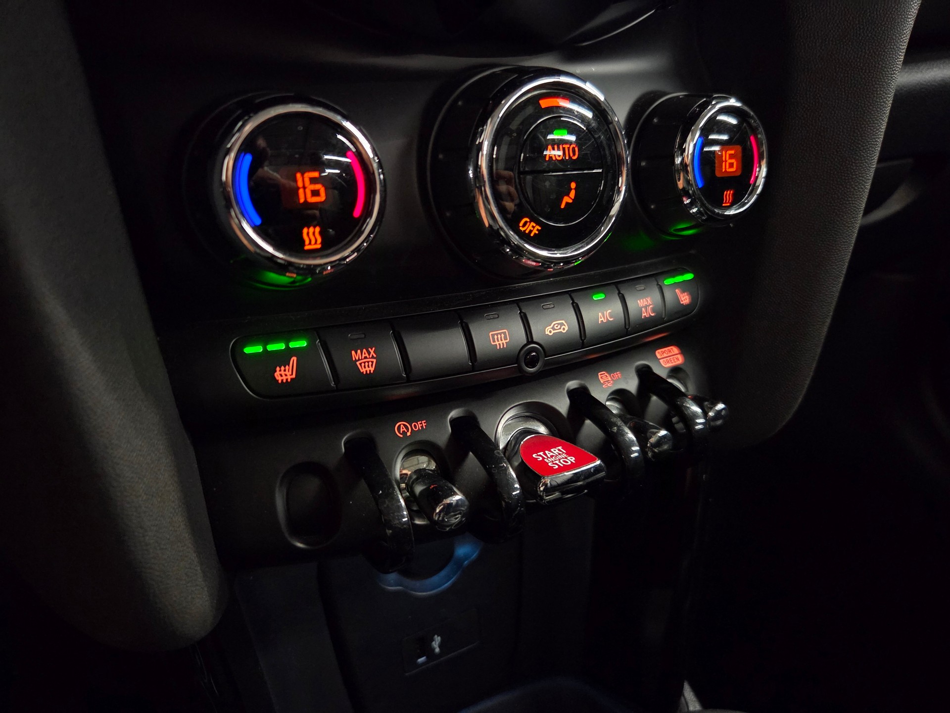 MINI Cabrio F57 1.5i Cooper-image-14