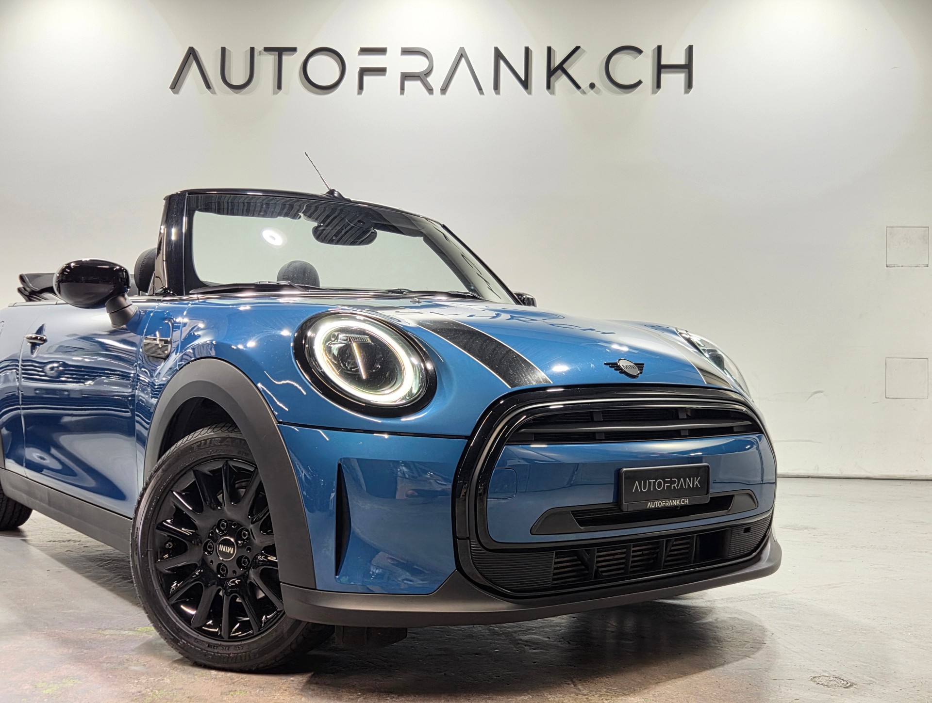 MINI Cabrio F57 1.5i Cooper-image-3