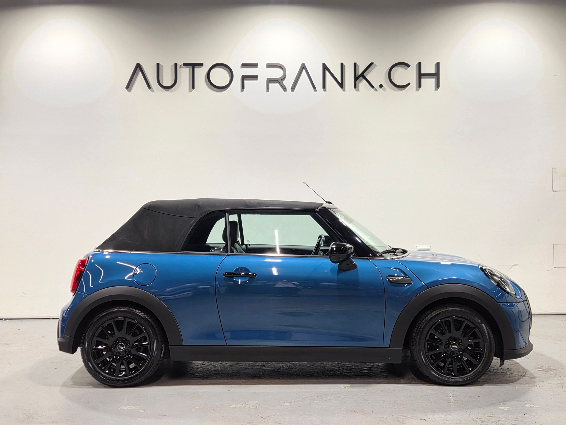 MINI Cabrio F57 1.5i Cooper-image-5