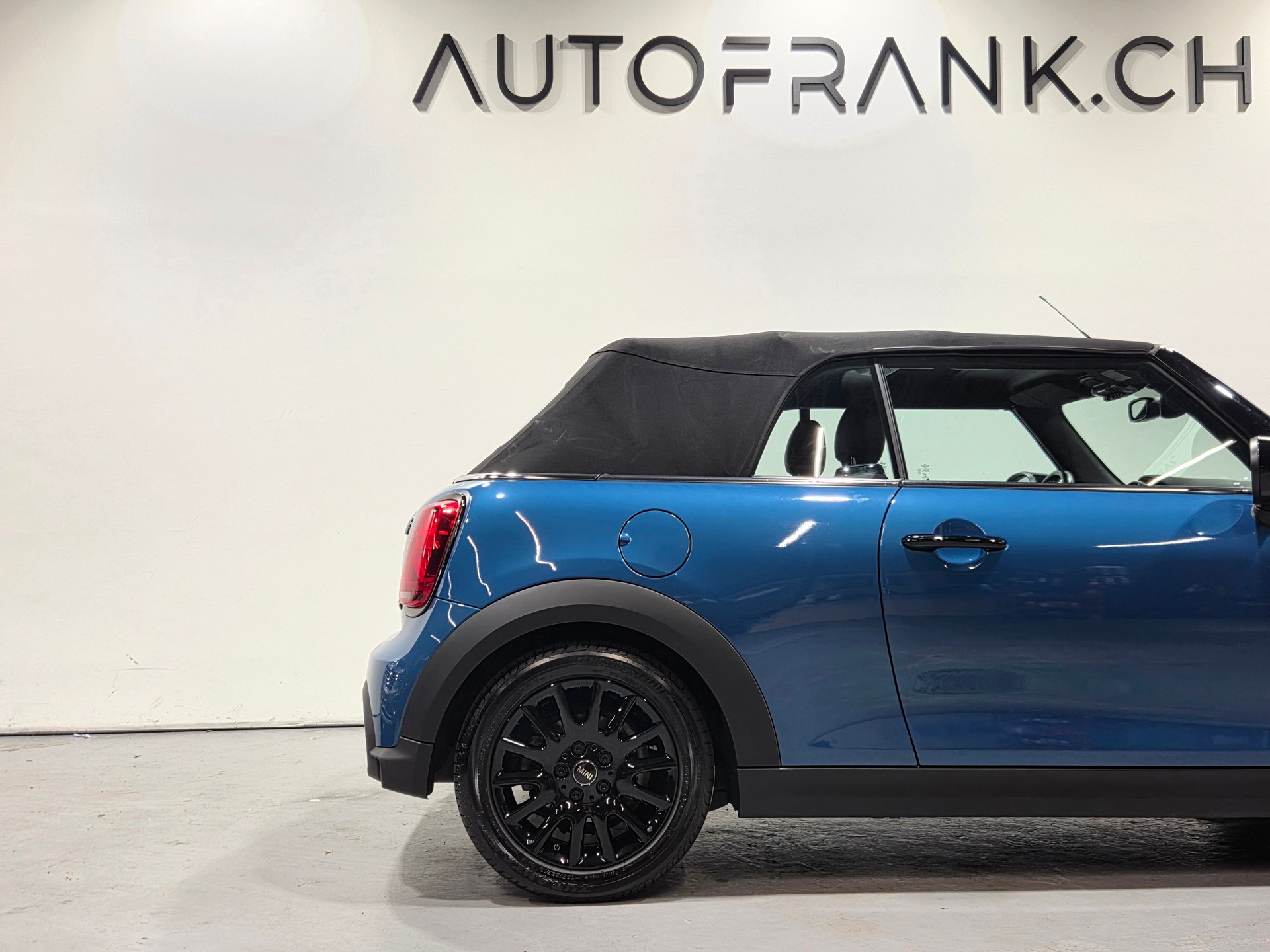 MINI Cabrio F57 1.5i Cooper-image-6