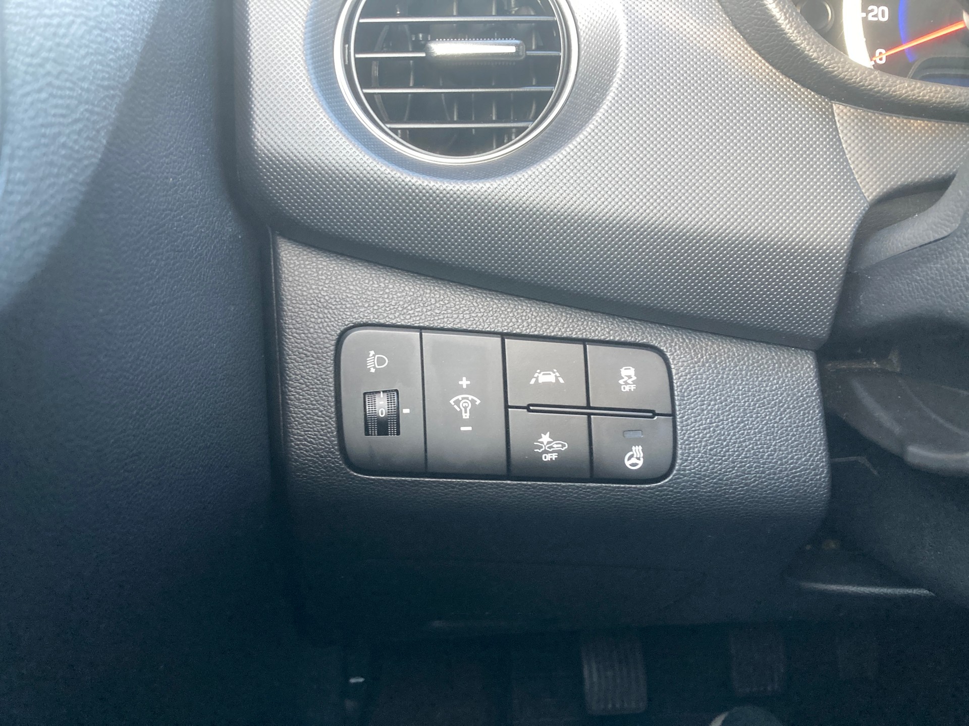 HYUNDAI i10 1.2 Vertex-image-12
