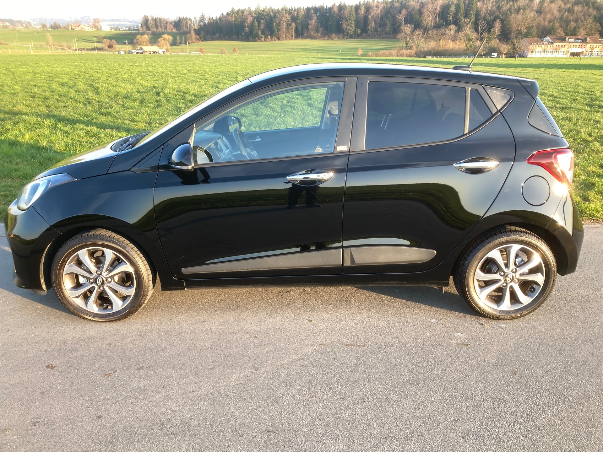 HYUNDAI i10 1.2 Vertex-image-4