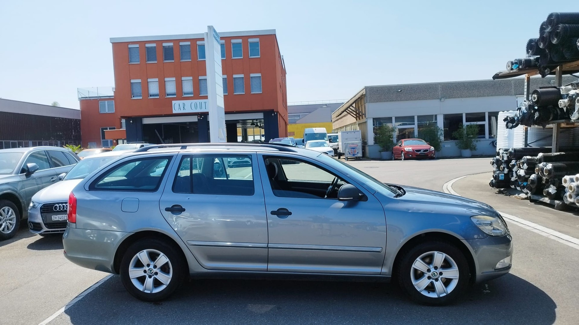 SKODA Octavia Combi 1.2 TSI Ambiente DSG-image-5