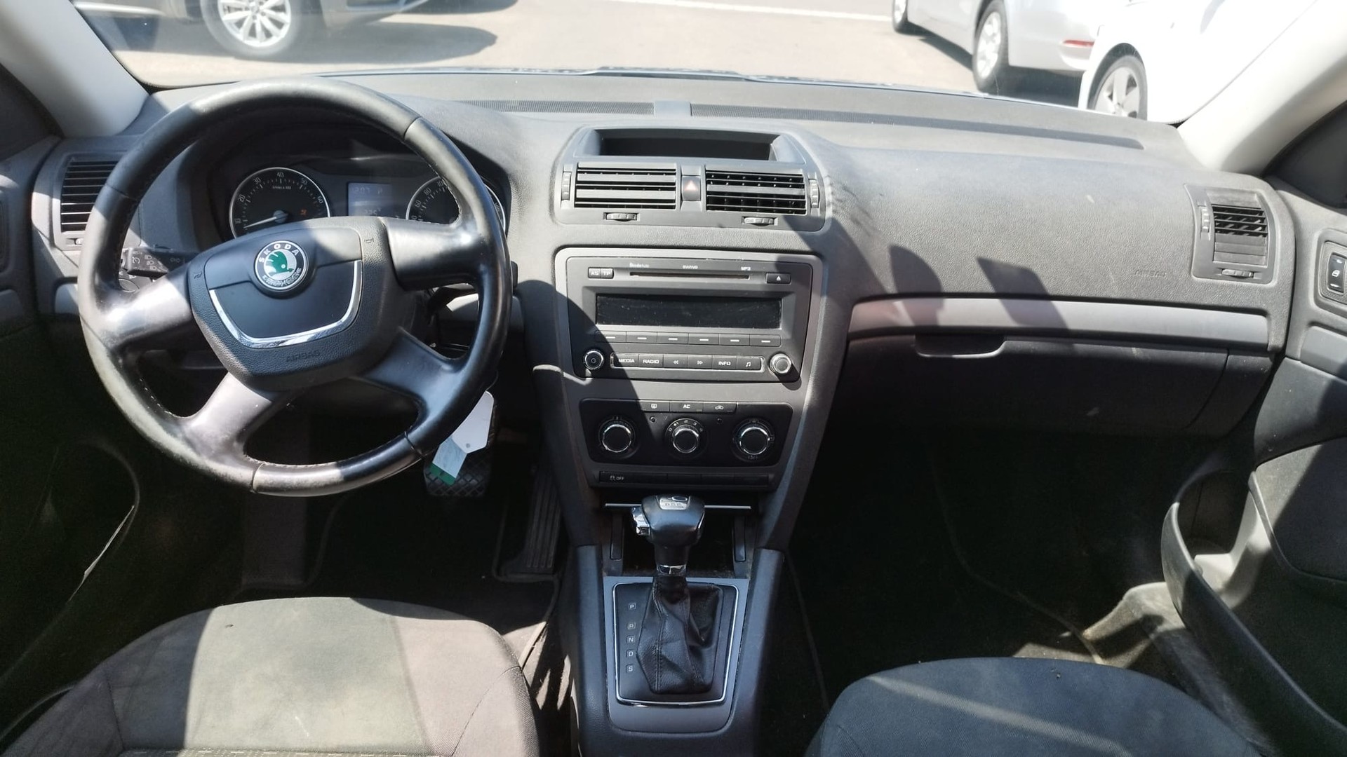 SKODA Octavia Combi 1.2 TSI Ambiente DSG-image-7