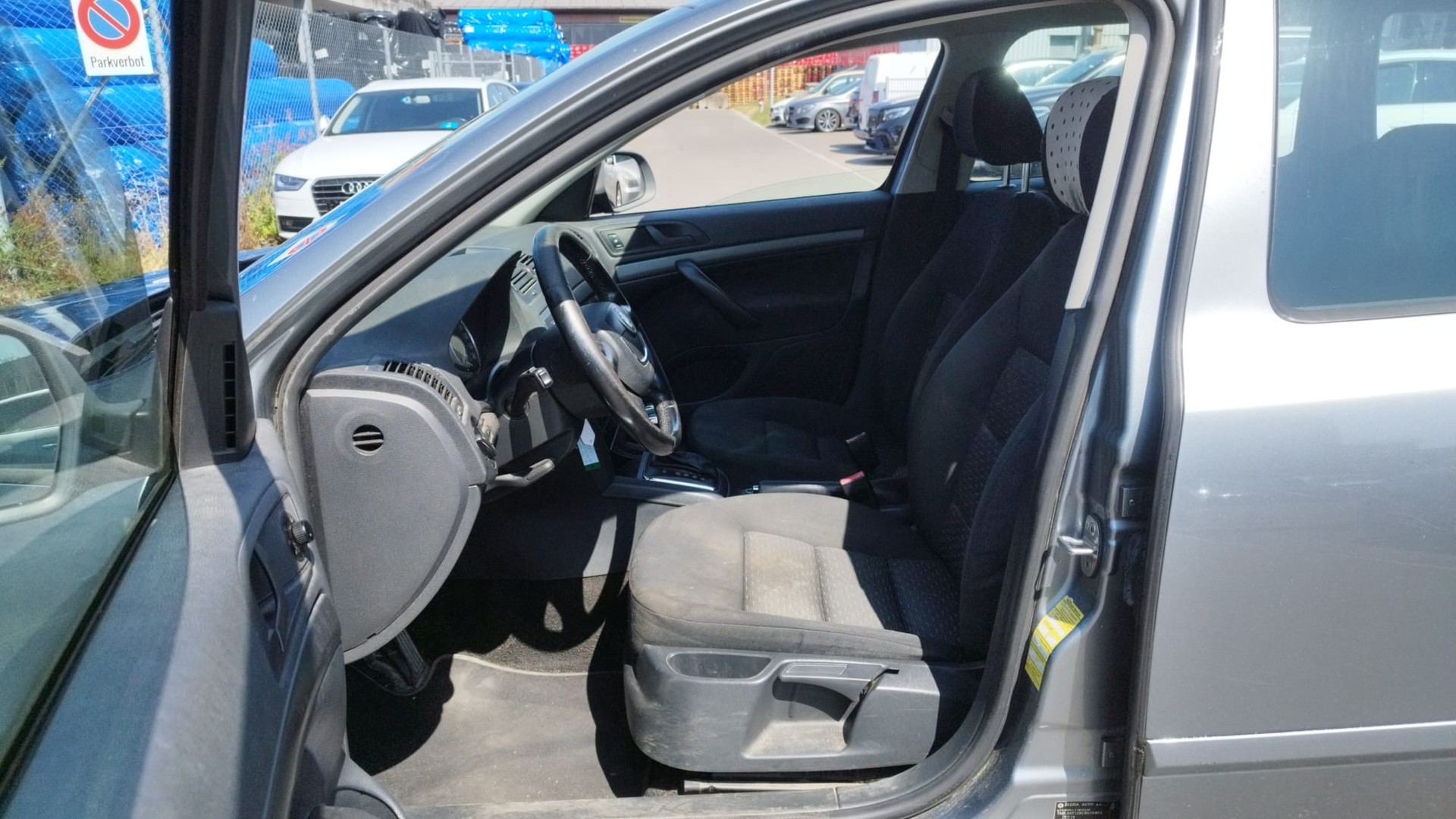 SKODA Octavia Combi 1.2 TSI Ambiente DSG-image-6