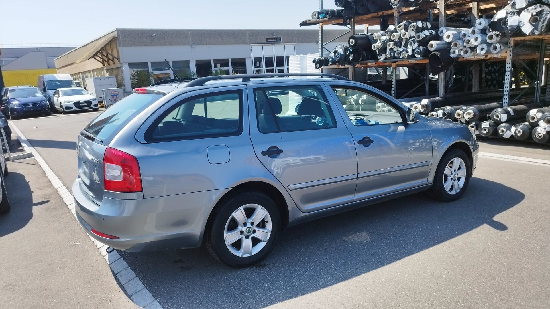 SKODA Octavia Combi 1.2 TSI Ambiente DSG-image-3