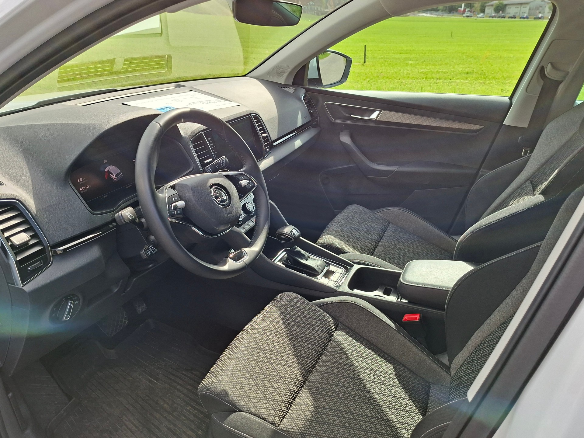 SKODA Karoq 2.0 TDI CR Style 4x4 DSG *Anhängerkup.+Winterkomplettrad*-image-7