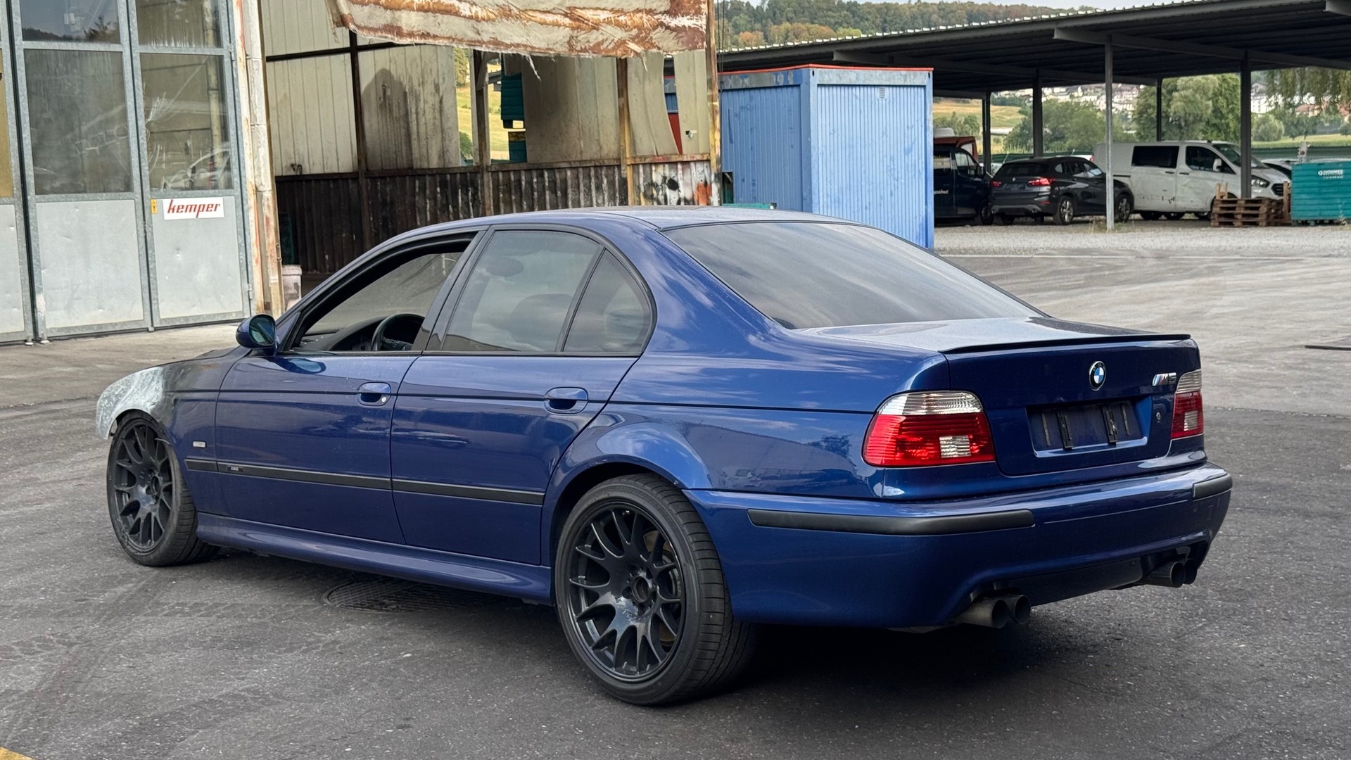 BMW M5-image-4