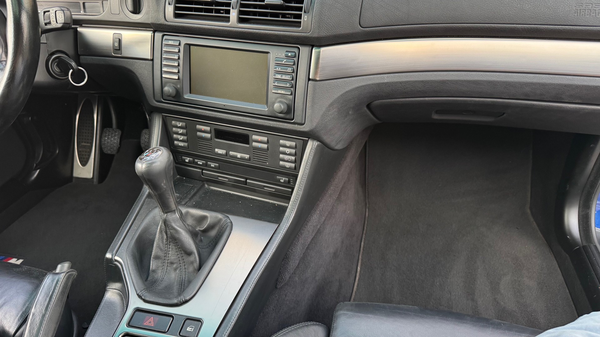BMW M5-image-14