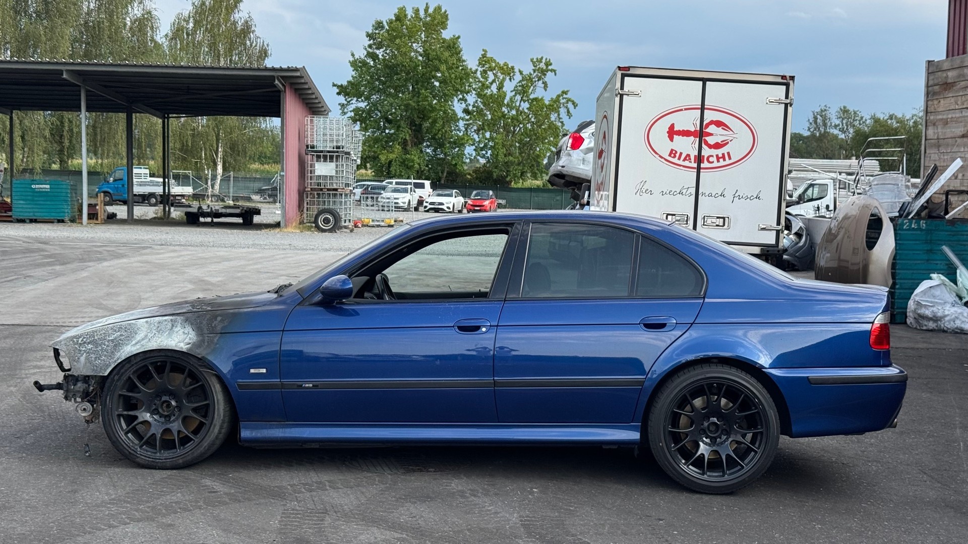 BMW M5-image-3