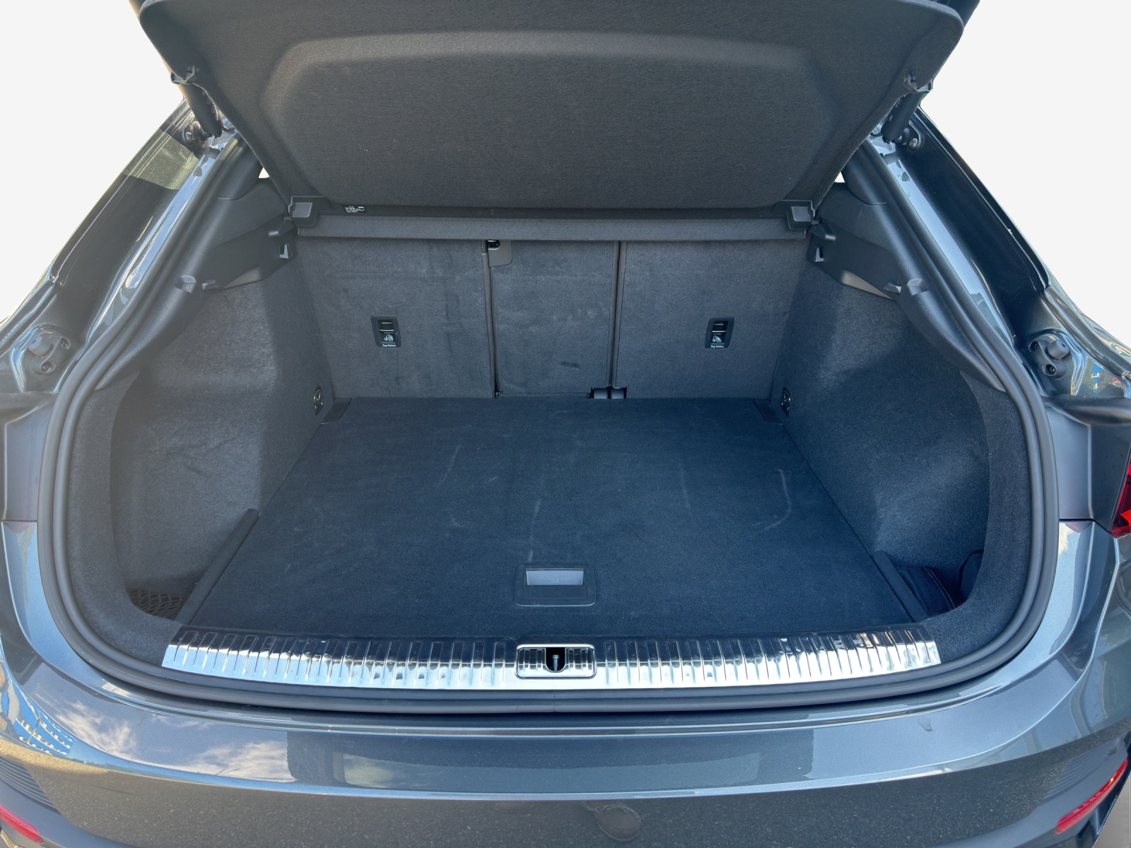 AUDI Q3 Sportback 35 TFSI S line Attraction S-tronic-image-12