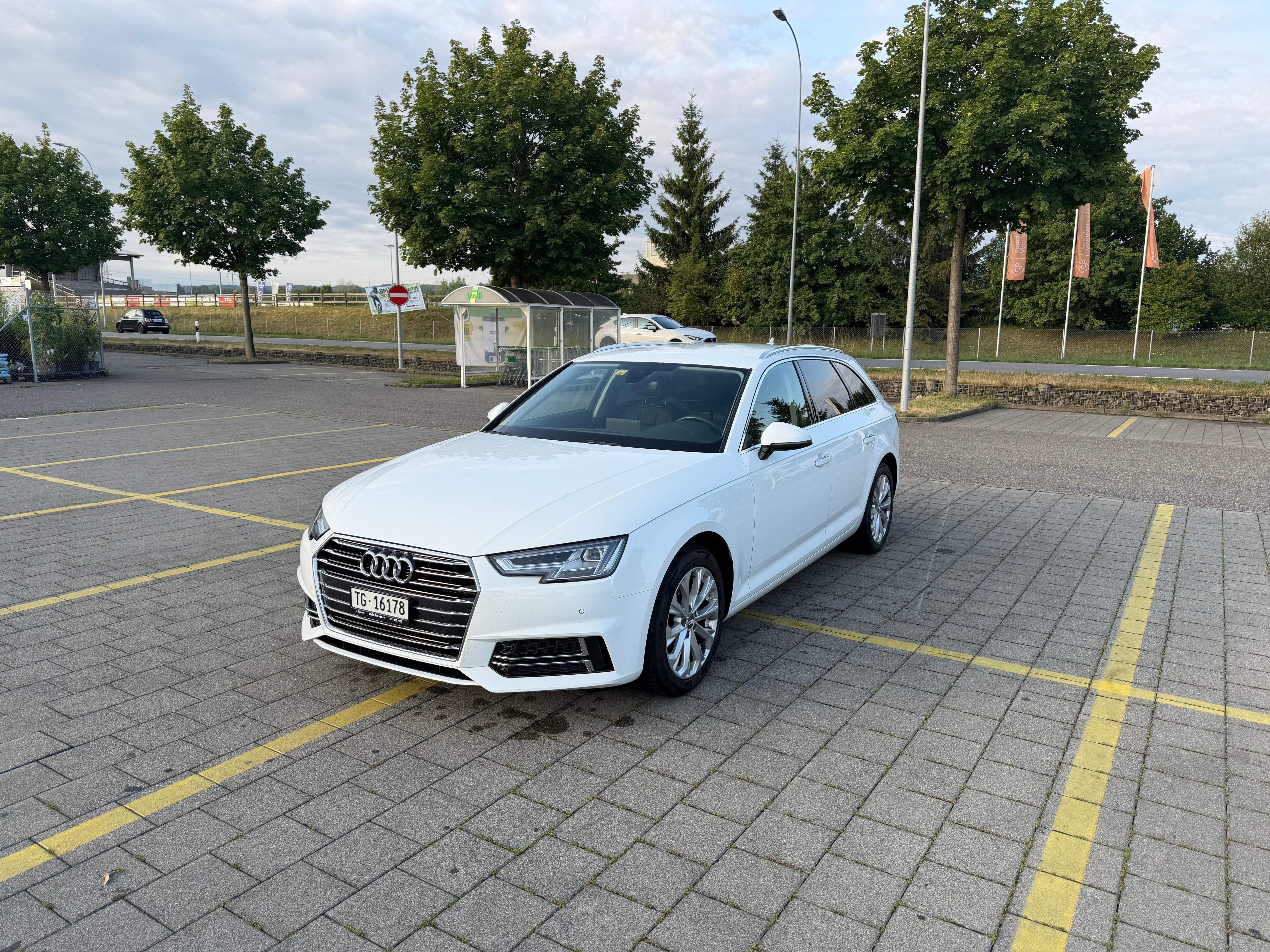 Car photo