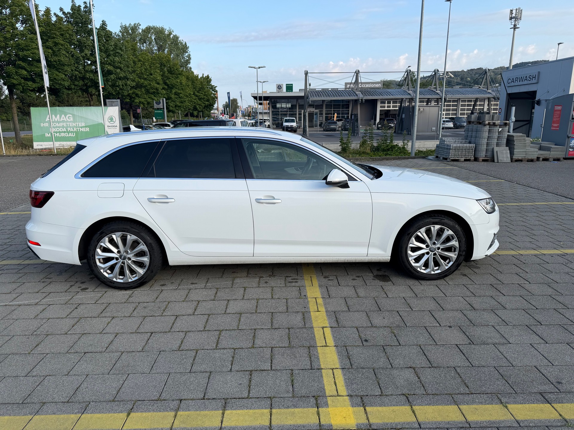 AUDI Audi A4 Avant 35 TDI S tronic-image-3