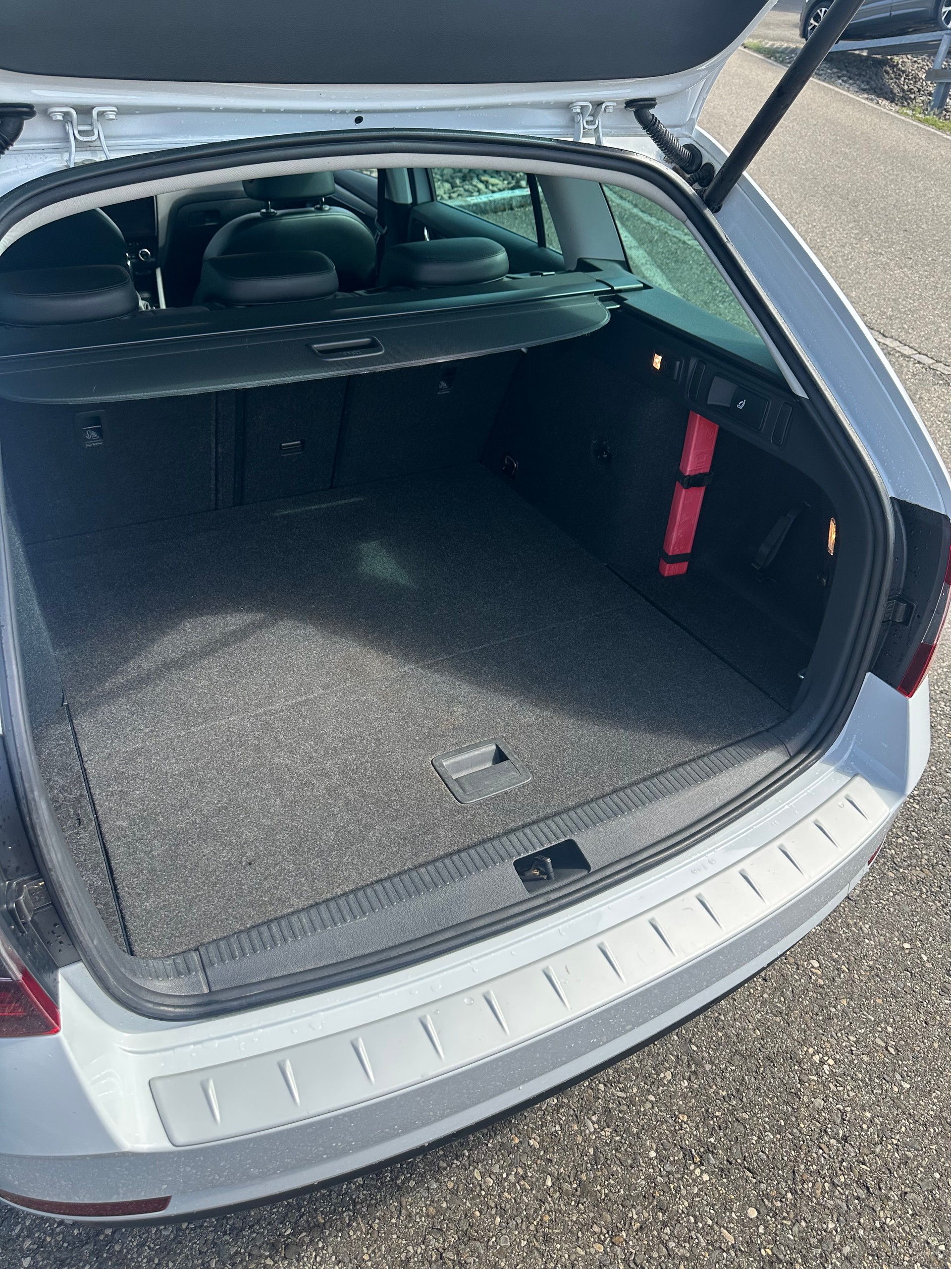 SKODA 1.8 TSI Style DSG-image-3