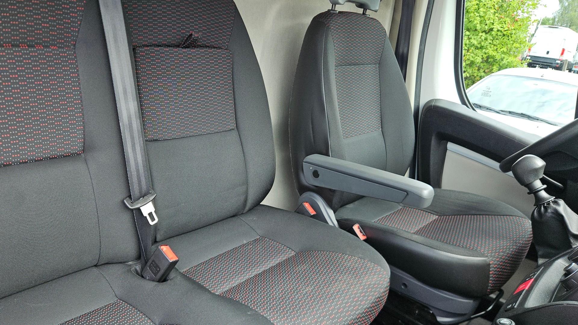 CITROEN Jumper 33 2.2 HDi 130 Confort L2H1-image-7